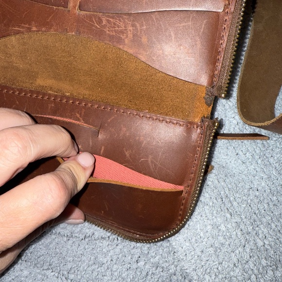 Classic Brown Leather Messenger Bag Set - Picture 11 of 11